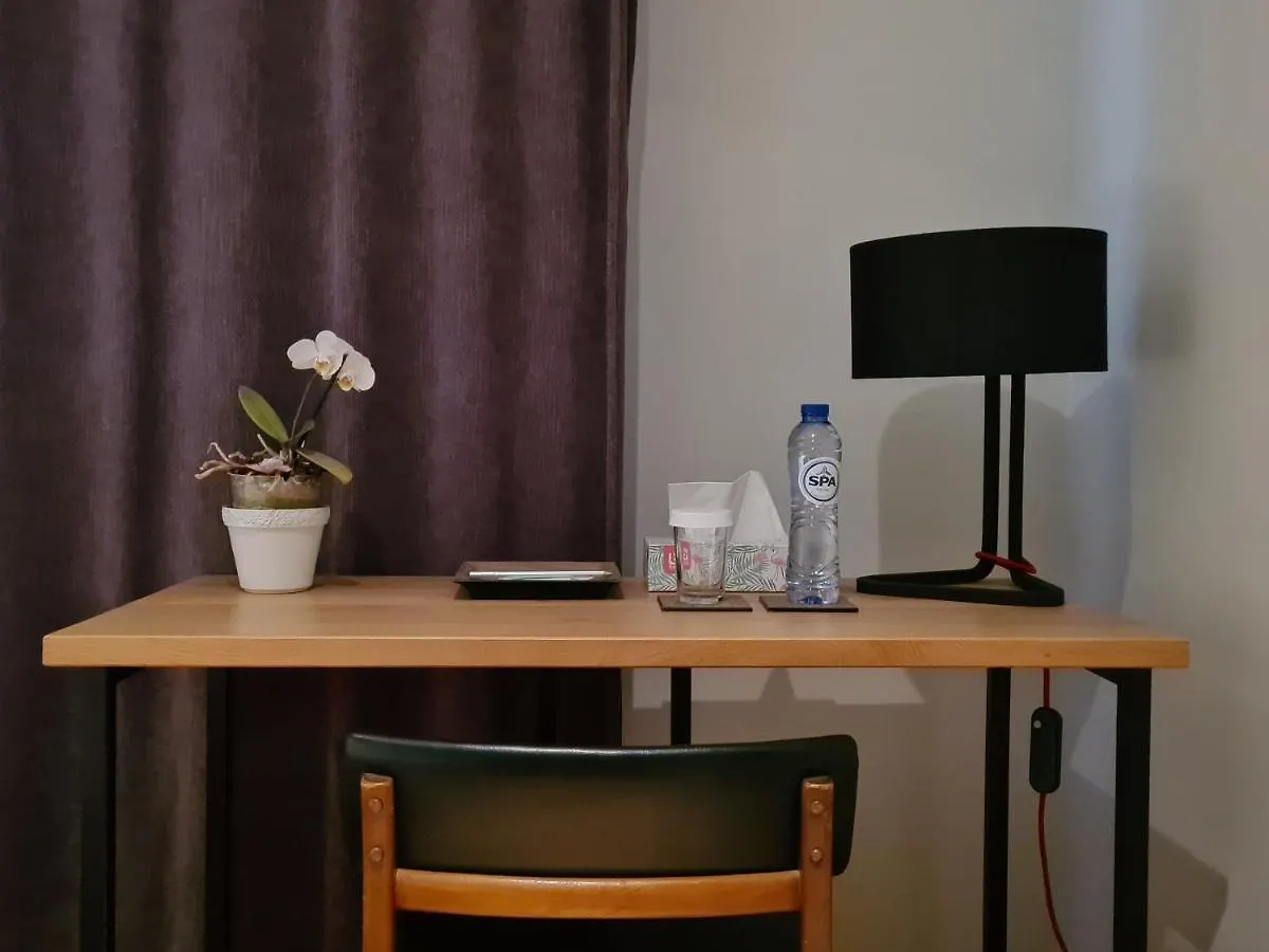 B&B A Cote Du Cinquantenaire Etterbeek Bed & Breakfast